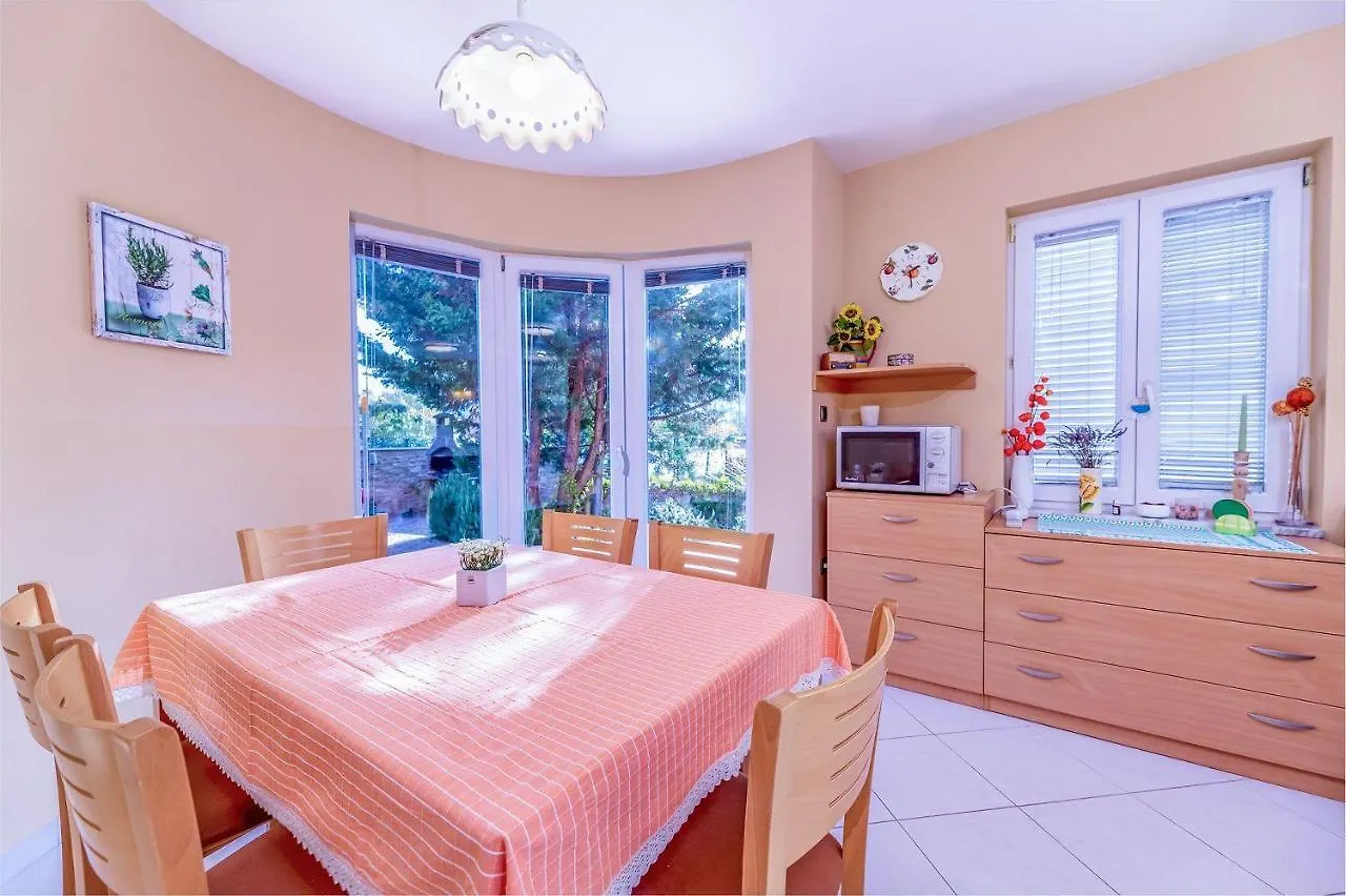 Moderne Ferienwohnung Mit Garten, Liegestuhl, Wifi, Klima Baska  Baska (Krk)