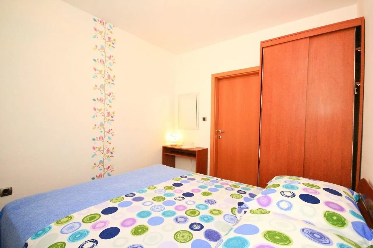 Moderne Ferienwohnung Mit Garten, Liegestuhl, Wifi, Klima Baska  0*, Baska (Krk)